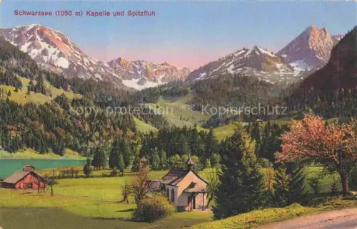 AK / Ansichtskarte Schwarzsee Lac Noir 1050m Sense FR Panorama Kapelle und Spitzfluh