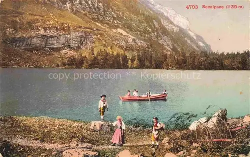 AK / Ansichtskarte Seealpsee 1139m Saentis Appenzell IR Kinder am Ufer des Sees Ruderboot