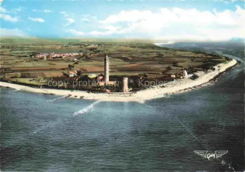 AK / Ansichtskarte ILE-DE-RE Saint-Martin-de-Re La Rochelle 17 Charente-Maritime Le Phare des Baleines Vue aerienne