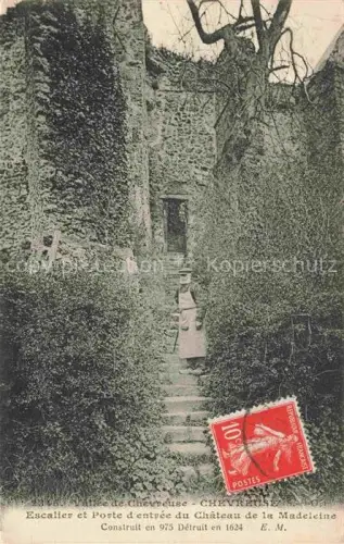 AK / Ansichtskarte Chevreuse Rambouillet 78 Yvelines Escalier et Porte d'entree du Chateau de la Madeleine