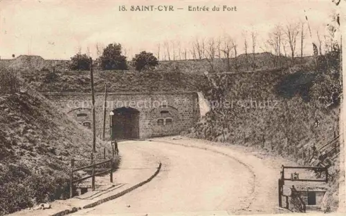 AK / Ansichtskarte Saint-Cyr Ecole de Coetquidan 35 Entree du Fort