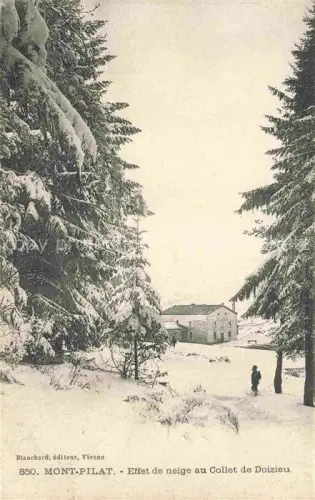 AK / Ansichtskarte Mont-Pilat 1400m Graix Saint-Etienne 42 Loire Collet-de-Doizieu Winter Schnee Tannen Berglandschaft Haus Spaziergaenger