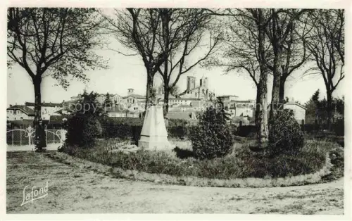 AK / Ansichtskarte Saint-Bonnet-le-Chateau Montbrison 42 Loire Jardin-public Denkmal Kirche Dorf Baeume Garten Stadtgebaeude