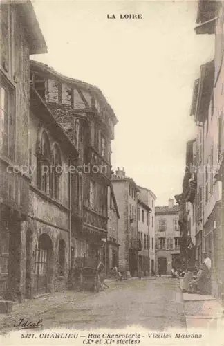 AK / Ansichtskarte Charlieu ROANNE 42 Loire Rue-Chevroterie Mittelalter Fachwerk Kopfsteinpflaster Gasse Altstadt Naturstein