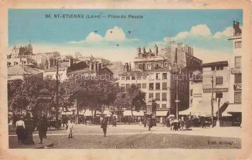 AK / Ansichtskarte SAINT-ETIENNE  ST-ETIENNE 42 Loire Place-du-Peuple Strassenbahn Café-Crème-Javelle Passanten Kopfsteinpflaster Baeume Haeuserzeile