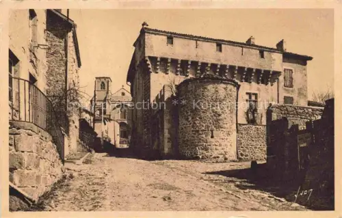 AK / Ansichtskarte La Chaise-Dieu BRIOUDE 43 Haute-Loire Vieille-maison Abbaye Turm Gasse Kopfsteinpflaster Kirchturm Stein Treppenaufgang mittelalterlich