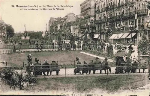 AK / Ansichtskarte RENNES 35 Ille-et-Vilaine Place-de-la-République Jardins-sur-la-Vilaine Vilaine Park Passanten Baenke Geschaefte Flaggen Stadtszene