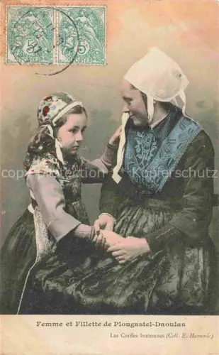 AK / Ansichtskarte Plougastel-Daoulas BREST 29 Finistere Femme Fillette Bretonin Coiffe Tracht Mutter Tochter Portraet Seidenstoff Coiffes-bretonnes