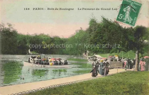 AK / Ansichtskarte PARIS 75 Bois-de-Boulogne Grand-Lac Passeur-du-Grand-Lac Ruderboot Spaziergaenger Damen Schirme Baeume Seeufer