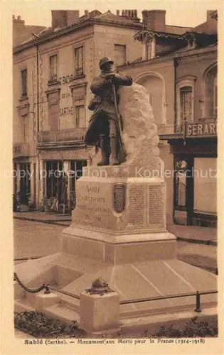 AK / Ansichtskarte Sable-sur-Sarthe La FLECHE 72 Sarthe Monument-aux-Morts Kriegerdenkmal Soldatenstatue Platz Geschaefte 1914-1918 Bazar-de-la-Sarthe
