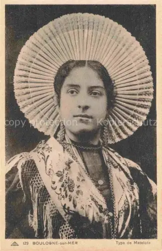 AK / Ansichtskarte BOULOGNE-SUR-MER 62 Pas-de-Calais Matelote Tracht Spitzenhaube Frau Fischertracht Portraet Coiffe