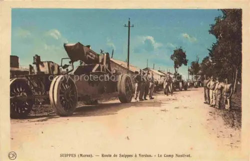 AK / Ansichtskarte Suippes Chalons-en-Champagne 51 Marne Camp-Nantivet Route-de-Suippes-à-Verdun Soldaten Artillerie Militaerlager Baracken Militaerfahrzeuge