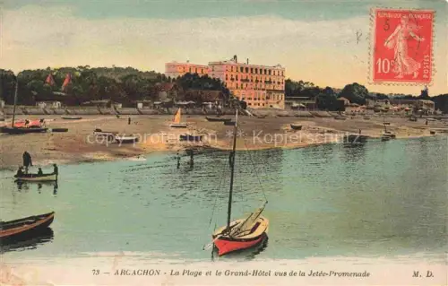 AK / Ansichtskarte ARCACHON 33 Gironde Grand-Hôtel Plage Jetée-Promenade Segelboote Ruderboote Strand Kueste