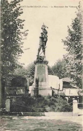 AK / Ansichtskarte Pont-Sainte-Maxence SENLIS 60 Oise Monument-des-Vétérans Kriegerdenkmal Soldatenstatue Baeume Militaerfahrzeuge
