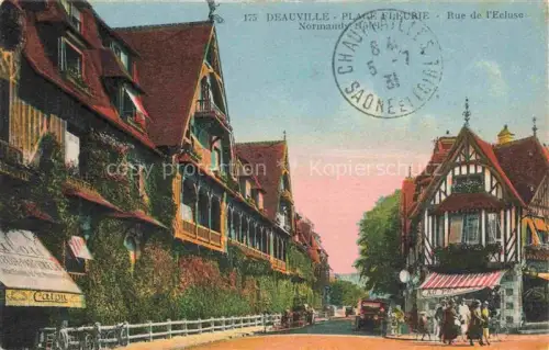 AK / Ansichtskarte DEAUVILLE-SUR-MER Lisieux 14 Calvados Rue-de-l Ecluse Normandy-Hotel Fachwerk Strandstrasse Autos Passanten Blumenschmuck Geschaefte