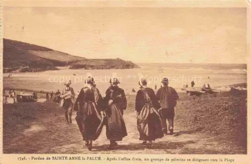 AK / Ansichtskarte Sainte Anne La Palue Plonevez Porzay Chateaulin 29 Finistere Pardon Pèlerins Bretonische-Tracht Kueste Strand Prozession Meer