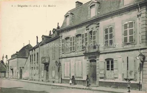 AK / Ansichtskarte Digoin Charolles 71 Saone-et-Loire La-Mairie Rathaus Strasse Kinder Laternen Haeuser Balkon