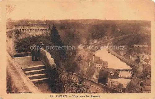 AK / Ansichtskarte DINAN 22 Cotes-d Armor Vue-sur-la-Rance Rance Stadtmauer Bruecke Haeuser Fluss Mann Treppe