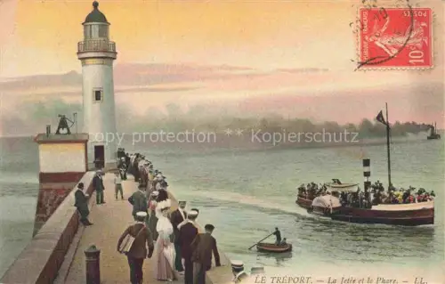 AK / Ansichtskarte LE TREPORT Dieppe 76 Seine-Maritime Jetée Phare Leuchtturm Ausflugsdampfer Spaziergaenger Mole Hafen Boot