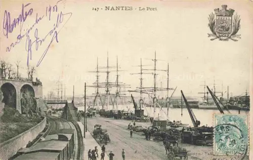 AK / Ansichtskarte NANTES 44 Loire-Atlantique Port Segelschiffe Masten Hafen Eisenbahn Kran Wappen Hafenarbeiter