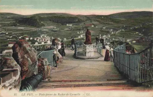 AK / Ansichtskarte Le Puy-en-Velay 43 Haute-Loire Rocher-de-Corneille Plate-forme Statue Notre-Dame-de-France Aussichtsplattform Besucher Stadtblick Huegel Felder