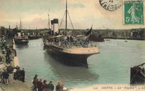 AK / Ansichtskarte DIEPPE 76 Seine-Maritime Hafen Dampfschiff Brighton Passagierschiff Zuschauer Hafenszene Schifffahrt Stadtansicht