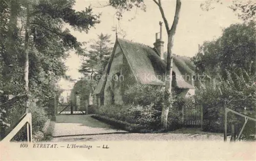 AK / Ansichtskarte ETRETAT LE HAVRE 76 Seine-Maritime L Hermitage Landhaus Reetdach Gartentor Baeume Einfahrt Efeu