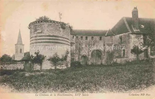 AK / Ansichtskarte La Houblonniere LISIEUX 14 Calvados Château-de-la-Houblonnière Rundturm Tor Renaissance Kirchturm Burg Gemaeuer Wiese