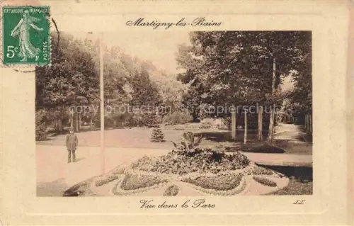 AK / Ansichtskarte Martigny-les-Bains Neufchateau 88 Vosges Park Vue-dans-le-Parc Blumenrondell Baeume Allee Kurpark Kurgarten