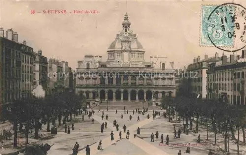 AK / Ansichtskarte SAINT-ETIENNE  ST-ETIENNE 42 Loire Hôtel-de-Ville Rathaus Platz Passanten Kuppel Stadtszene Fassade Baeume