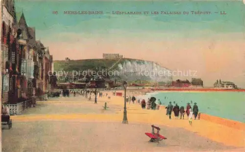 AK / Ansichtskarte MERS-LES-BAINS MERS-SUR-MER Abbeville 80 Somme Esplanade Falaises-du-Tréport Strand Promenade Spaziergaenger Kreidefelswand Meer