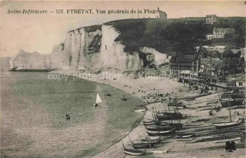 AK / Ansichtskarte ETRETAT LE HAVRE 76 Seine-Maritime Falaises Strand Fischerboote Segelboot Badegaeste Kreidefelsen Falaise-d Aval Golf-Club Strandpromenade