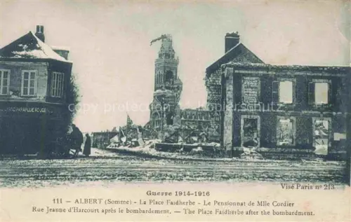 AK / Ansichtskarte ALBERT  Peronne 80 Somme La Place Faidherbe le Pensionnat de Mlle Cordier Rue Jeanne d'Harcourt apres le bombardement