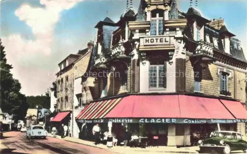 AK / Ansichtskarte Tesse-la-Madeleine ALENCON 61 Orne Le-Celtic Hôtel-Restaurant Confiserie-Glacier Strassenszene Thermalstation Autos