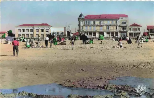 AK / Ansichtskarte Soulac-sur-Mer Lesparre-Medoc 33 Gironde Plage Ponton Strand Badegaeste Hotel Sommerfrische Atlantik