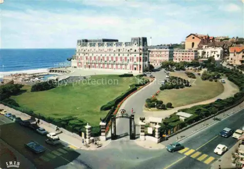 AK / Ansichtskarte BIARRITZ 64 Pyrenees Atlantiques Hôtel-du-Palais Côte-Basque Atlantik Palasthotel Park Meer Anlage