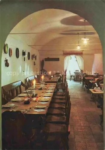 AK / Ansichtskarte Hortobagy Hortobagyon HU Hortobágyi-csárda Gaststube Gewoelbe Holztische Kerzen Holzstuehle Wandteller Schanke