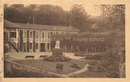 AK / Ansichtskarte Medan Saint-Germain-en-Laye 78 Yvelines Maison-Zola Jardin Bueste Park Gebaeude Baenke Efeu Rue-Auguste-Dorchain