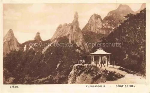 AK / Ansichtskarte Theresopolis Rio de Janeiro Brasil Doigt-de-Dieu Dedo-de-Deus Berglandschaft Felsnadeln Aussichtspavillon Serra-dos-Orgãos Klippen