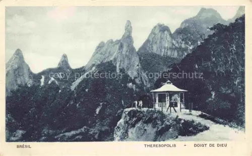 AK / Ansichtskarte Theresopolis Rio de Janeiro Brasil Doigt-de-Dieu Dedo-de-Deus Berglandschaft Felsnadeln Aussichtspavillon Serra-dos-Orgãos Klippen