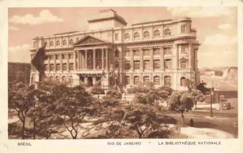 AK / Ansichtskarte RIO DE JANEIRO Brazil Bibliothèque-Nationale Neoklassik Statue Gebaeude Baeume Autos Park