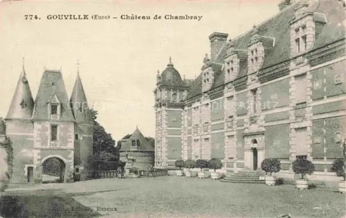 AK / Ansichtskarte Gouville Evreux 27 Eure Château-de-Chambray Renaissance-Schloss Tuerme Torhaus Treppenaufgang Innenhof Topiarystraeucher