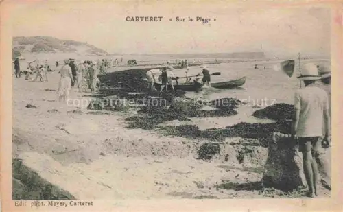 AK / Ansichtskarte Carteret Barneville-Carteret Cherbourg 50 Manche Sur-la-Plage Badegaeste Boot Seetang Strand Fischer Sommergaeste Damenhuete