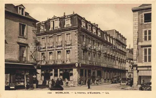 AK / Ansichtskarte MORLAIX 29 Finistere Hotel-d Europe Strassenszene Passanten Automobile Geschaefte Platz