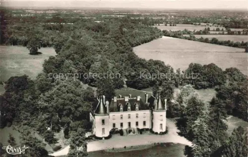 AK / Ansichtskarte Ineuil Saint-Amand-Montrond 18 Cher Fliegeraufnahme Schloss Château Park Wald Felder Echtfoto