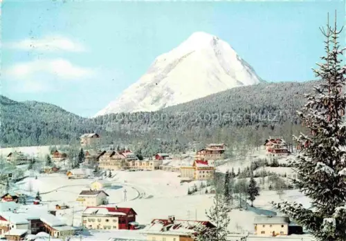 AK / Ansichtskarte SEEFELD Tirol AT Winterlandschaft Hohe-Munde Bergdorf Tanne Schnee Skiort Alpenhaus Bergspitze