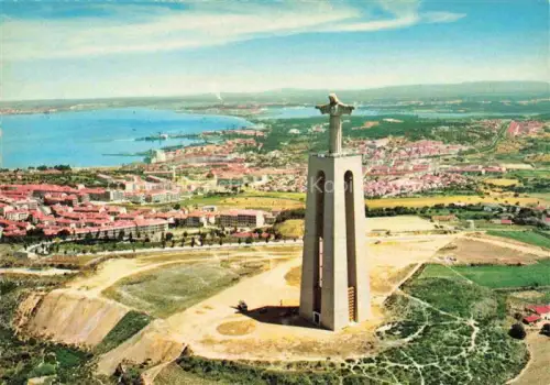 AK / Ansichtskarte Almada Setubal PT Cristo-Rei Monumento-a-Cristo-Rei Fliegeraufnahme Tejo Lissabon Denkmal Fluss Stadtpanorama Luftaufnahme