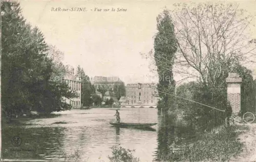 AK / Ansichtskarte Bar-sur-Seine Troyes 10 Aube Vue-sur-la-Seine Fluss Boot Bruecke Kirche Gebaeude Baeume Pappeln