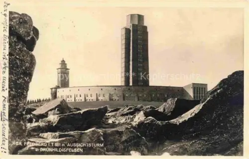 AK / Ansichtskarte Grosser Feldberg Taunus 881m Hessen Aussichtsturm Bruenhildisfelsen Felsen Sendeturm S/W-Fotokarte