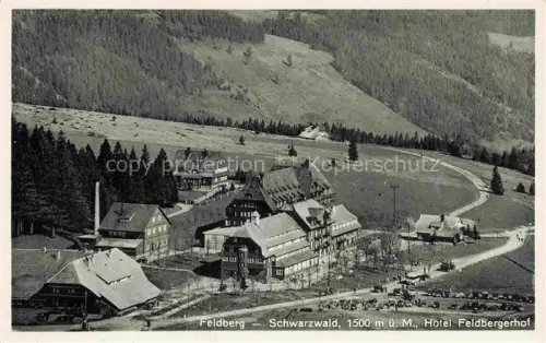 AK / Ansichtskarte Feldbergerhof Schwarzwald BW Hotel-Feldbergerhof Schwarzwald Berghotel Wald Autos Strasse S/W-Fotokarte